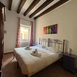Residenza Montecchi Italia